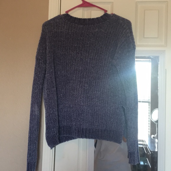 Sweater - Picture 4 of 5